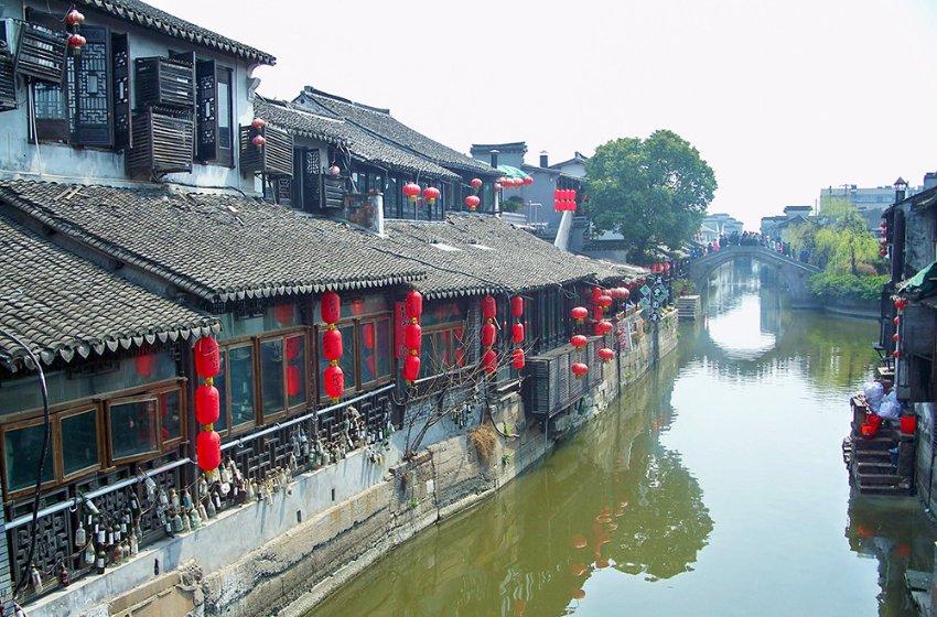 江苏发现父女合葬墓,出土900枚“仙丹”,专家化验后愤怒不已!